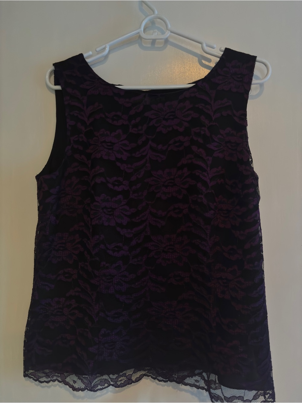 Giani Bernini Black and Purple Lace Sleeveless Top with zipper on left side.